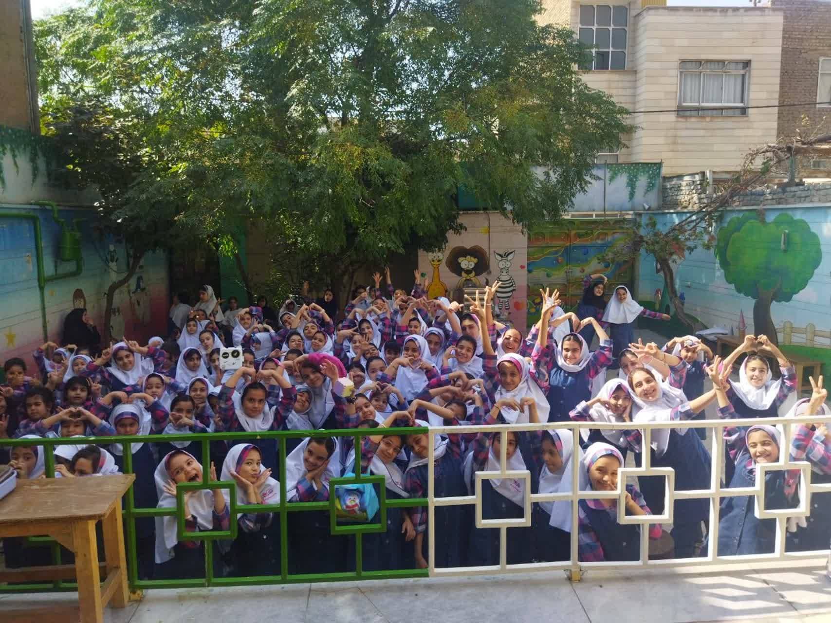 دبستان دخترانه تفکرنو